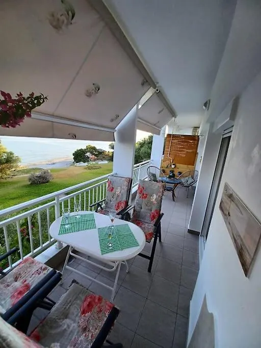 Απέραντο Γαλάζιο Le Grand Blue Apartment Mola Kalyva 0*,  Greece