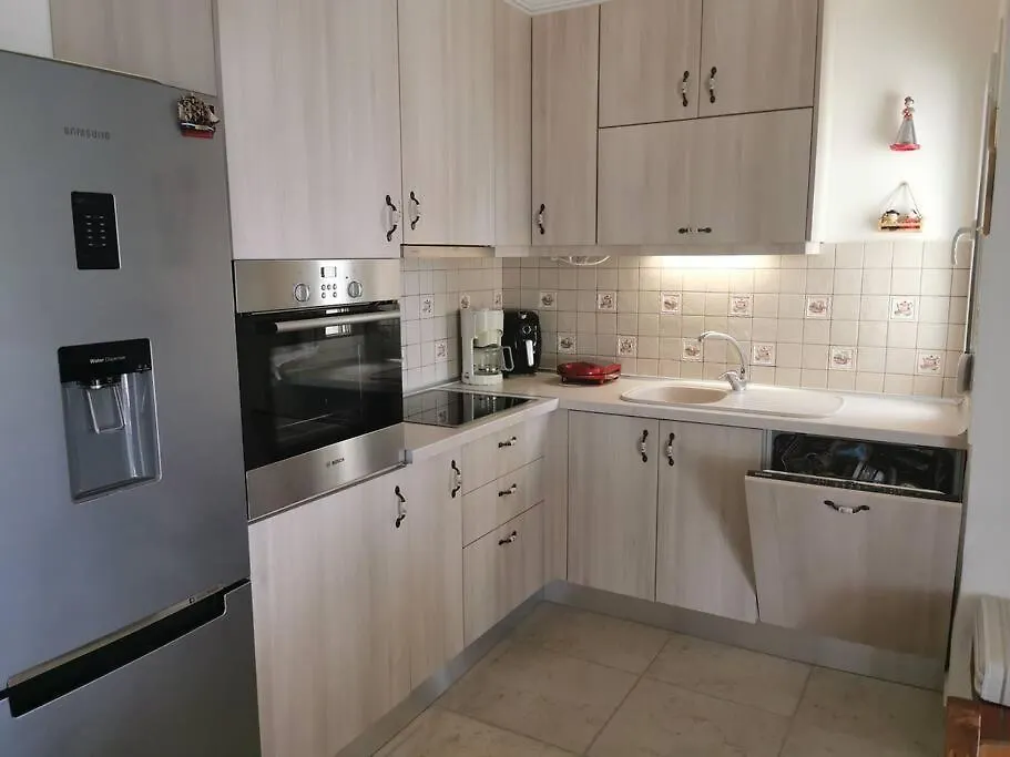 Απέραντο Γαλάζιο Le Grand Blue Apartment Mola Kalyva 0*,
