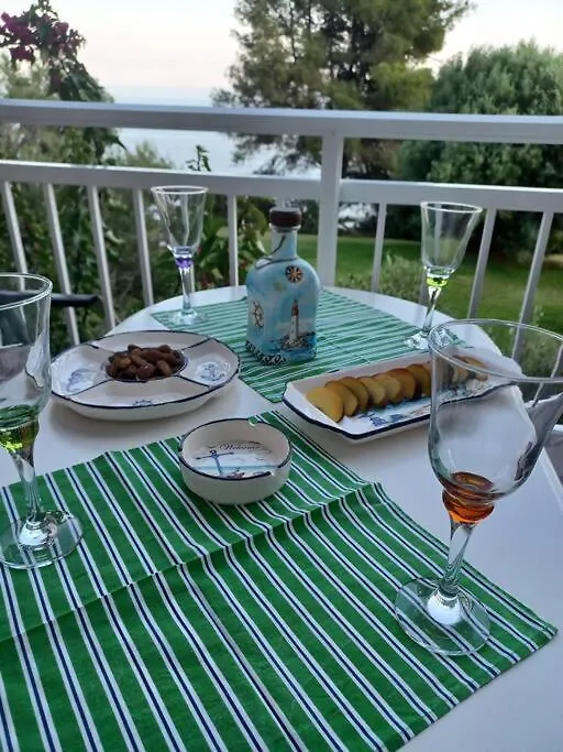 Απέραντο Γαλάζιο Le Grand Blue Apartment Mola Kalyva Greece