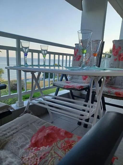 Απέραντο Γαλάζιο Le Grand Blue Apartment Mola Kalyva