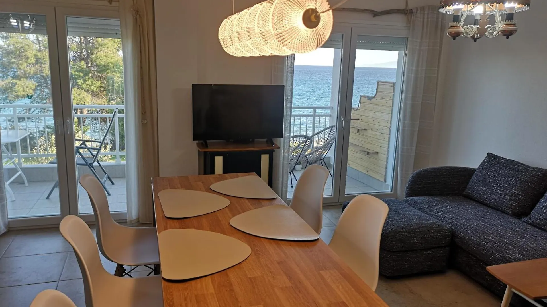 Απέραντο Γαλάζιο Le Grand Blue Apartment Mola Kalyva