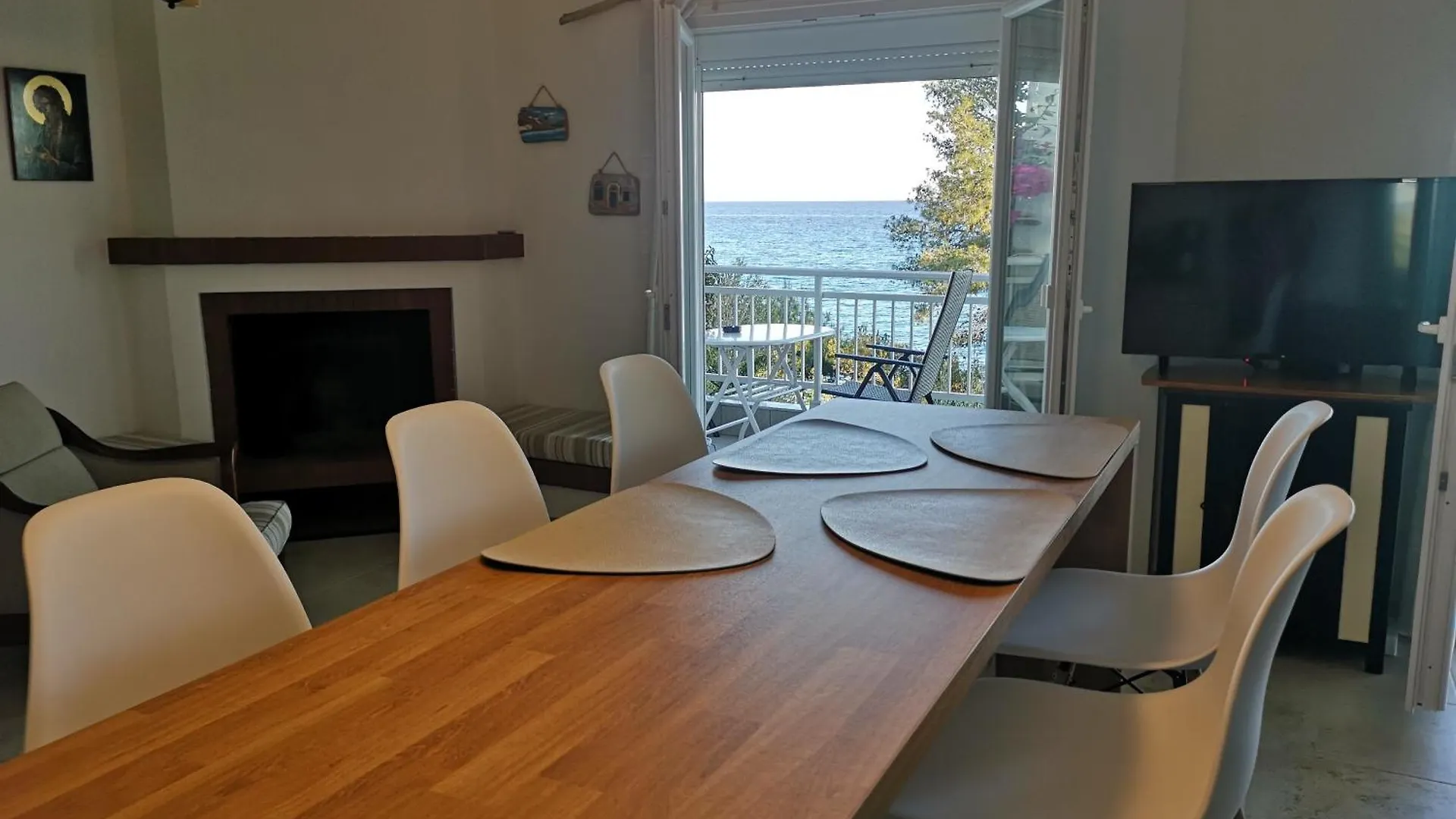 Απέραντο Γαλάζιο Le Grand Blue Apartment Mola Kalyva